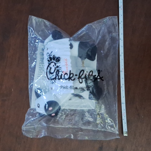 🐄 Chik Fil-A 'Eat More Chikin' stuffed collectible plush cow. 2017. New in bag. - Picture 6 of 7